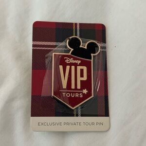 Disney VIP Tours Pin 2023